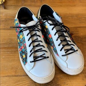 P448  Metallic Patterned Sneakers with Black Laces